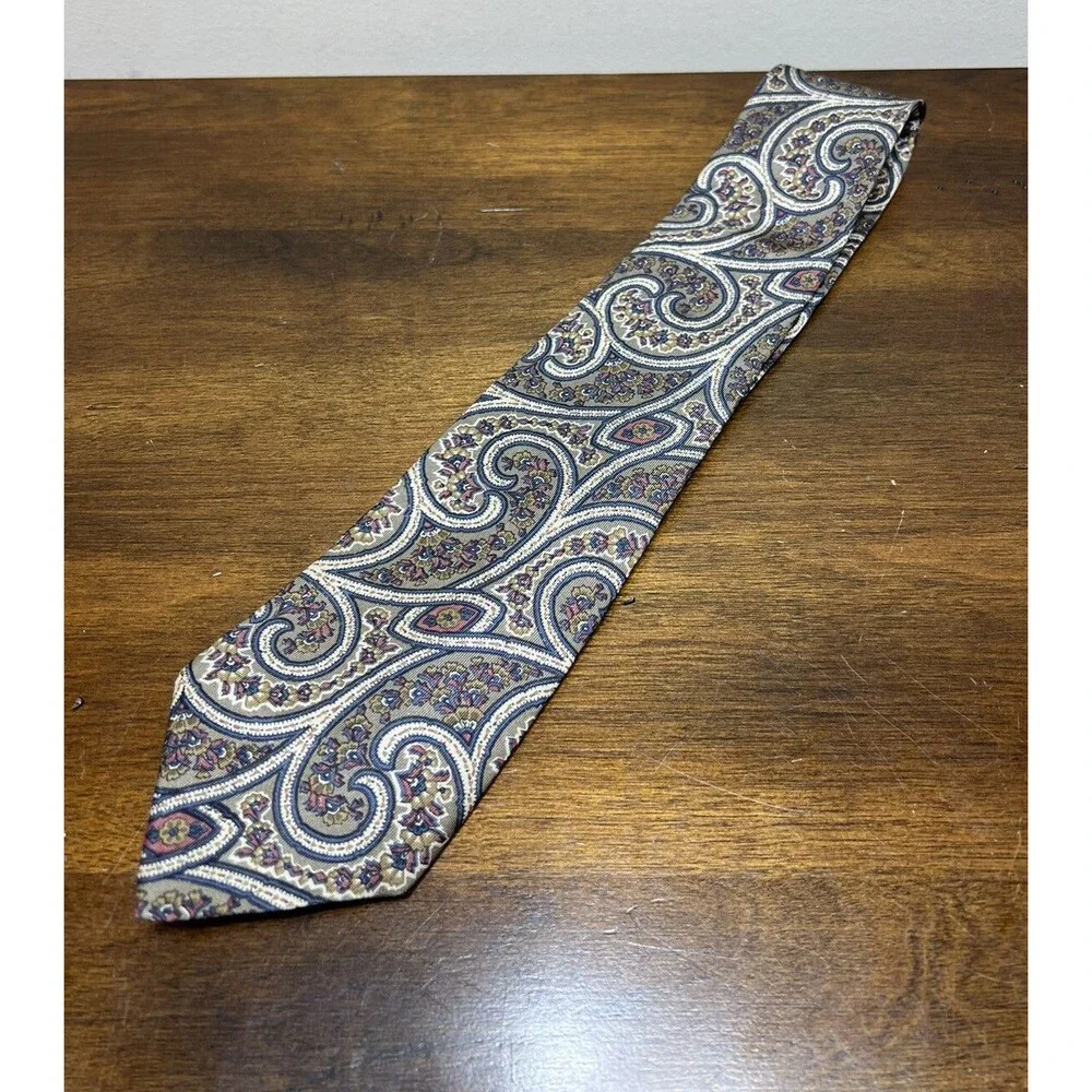 John Henry Made in USA Men's Designer Silk Tie Paisley Like Pattern Gray
